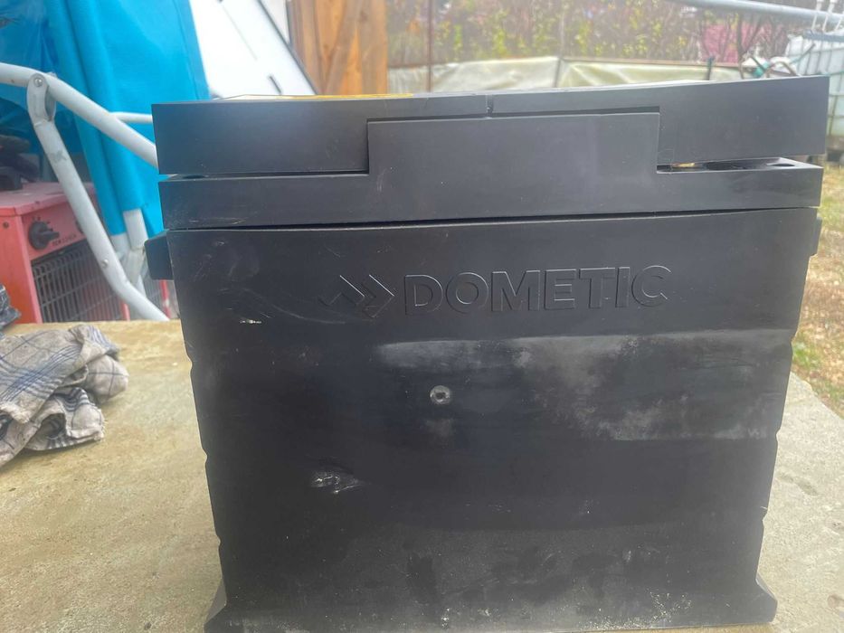 Panouri Jinko 440W + baterii 100Ah – Sistem fotovoltaic