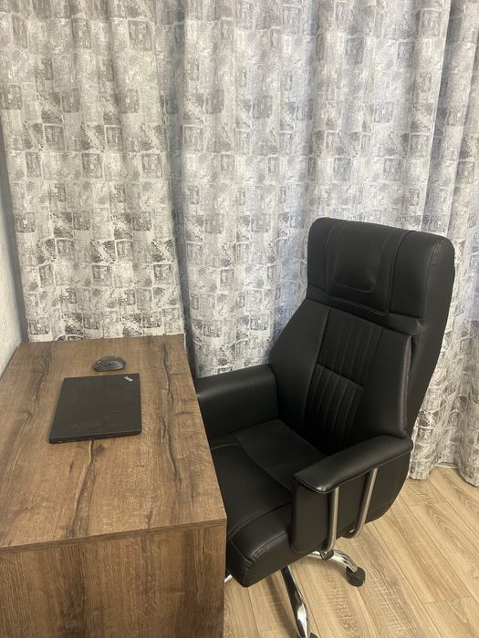 Офисное кресло, очень удобное