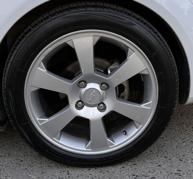 Srocna sotiladi 17 diska balon