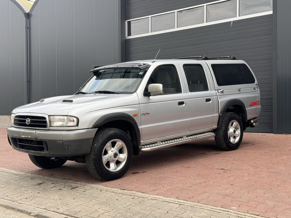 Mazda B2500 . 4X4 . 2004