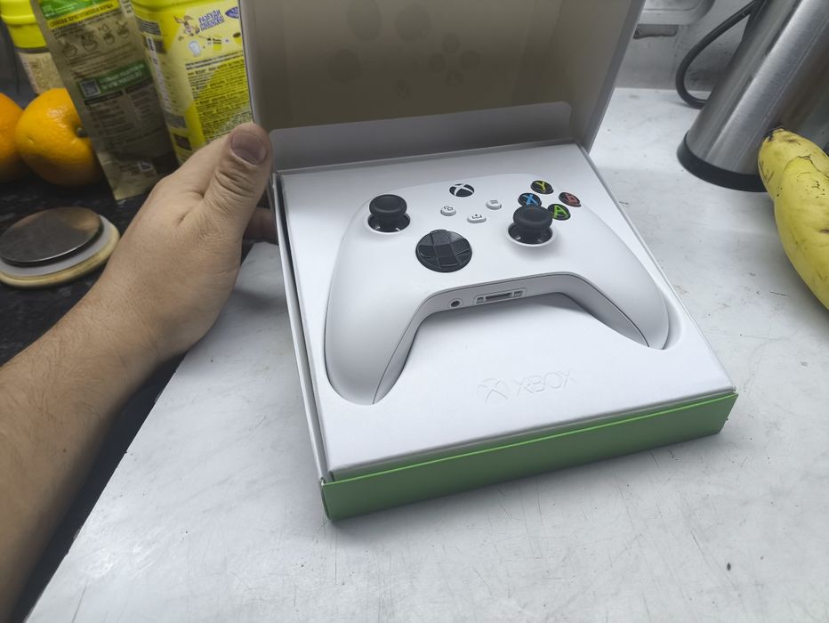 Геймпад/джостик XBOX ONE/SERIES новая ревизия/коробка/ 5+