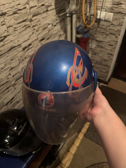 Продается каски для мапед