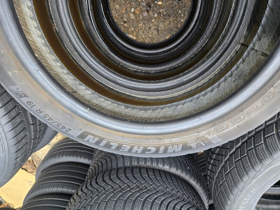 4бр. 245 45 19 Michelin зимни.