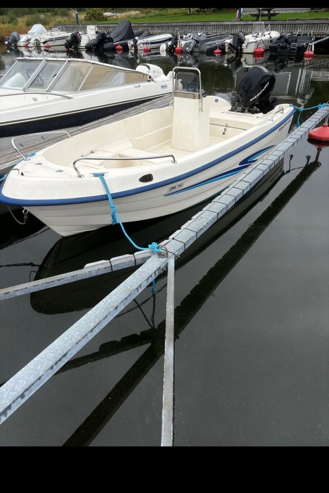 Vand barca  cu motor mercury 30cai 4 timpi