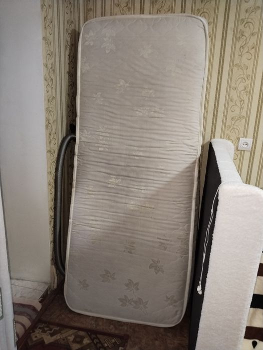 Продам матрас в хорошем состоянии