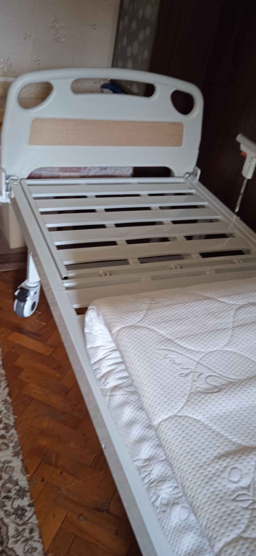 Медицинско легло