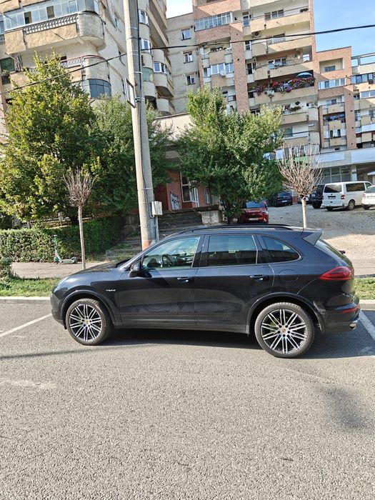 Porsche Cayenne plug-in hibrid 2017, TVA deductibil