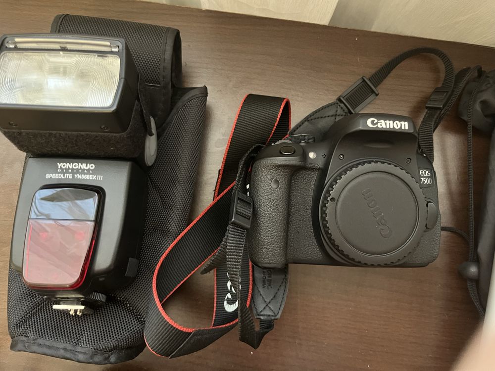 Aparat foto Canon 750D