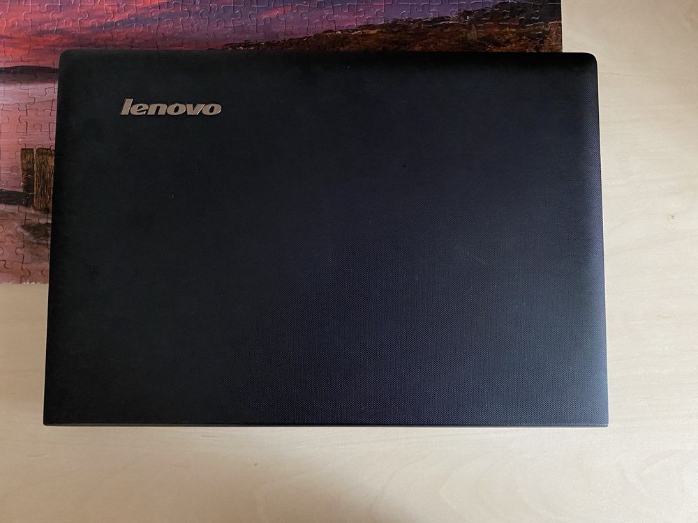 Laptop Lenovo pentru birou