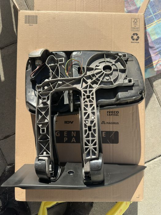 Странично огледало Ивеко дейли Iveco Daily 2019 дълго рамо.Капак ляв