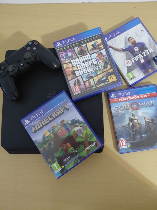 Vand Ps4 slim cu 4 jocuri si un controler