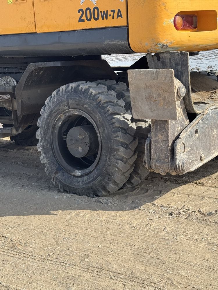Ekskavator Hyundai 200 w - 7  ковш 1.2 куб