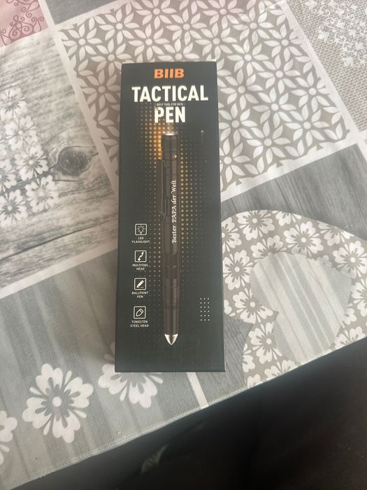Pix Lanternă tactical pen