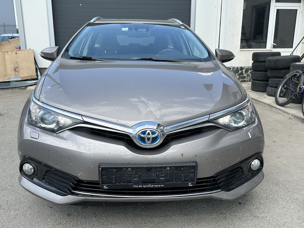 Toyota Auris 1.8 Hybrid 2018г -На части