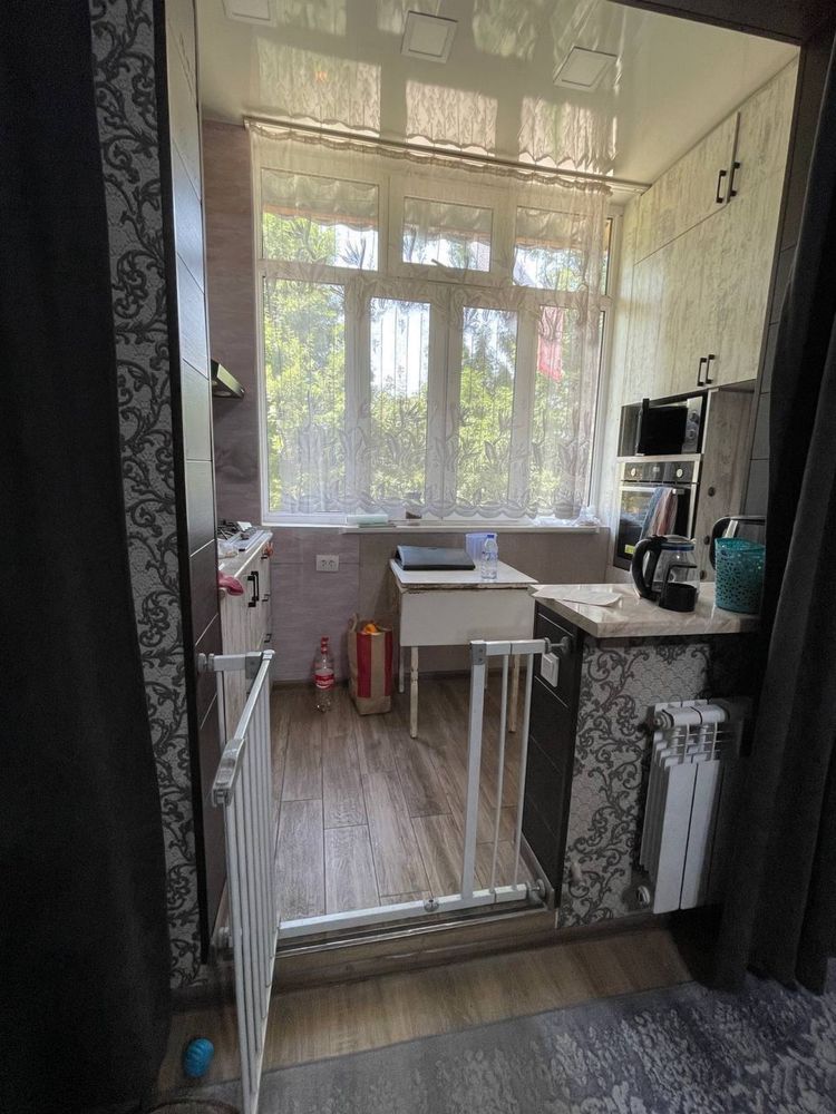 2в3 ком/2/4 площадь 47м2, балкон 1.5*3. Ялангач, кафе Бухара