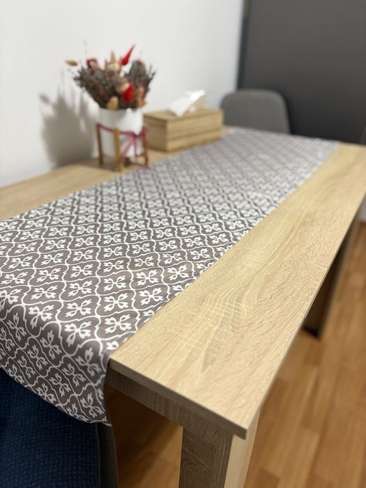 Masa bucatarie din pal.Stare foarte buna.