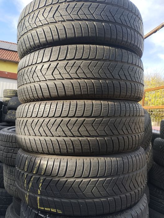 4 buc 235 60 18  Pirelli Iarna