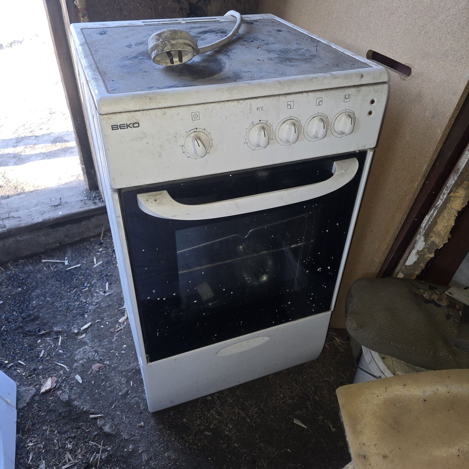 Продам рабочую электрическую плитку