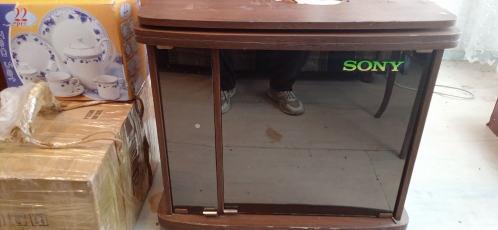 Столик под телевизор крутящая крышка