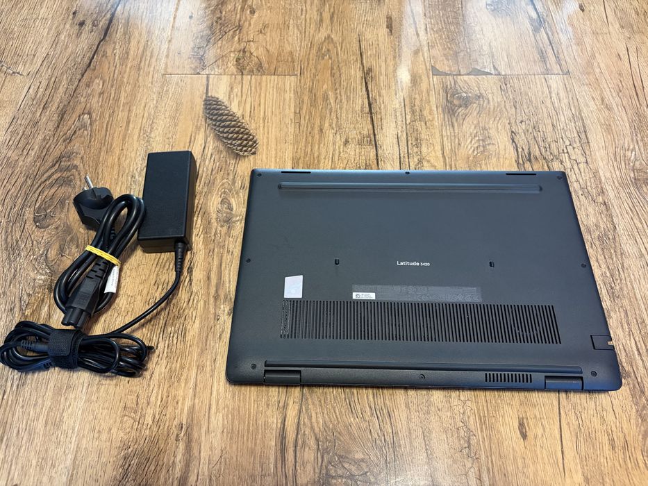 Dell Latitude 3420 | i5-1135G7 | 32GB RAM | Garanție aproape 3 ani
