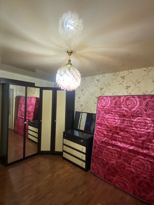 Спальный гарнитур мен прихожига шкаф сатылады