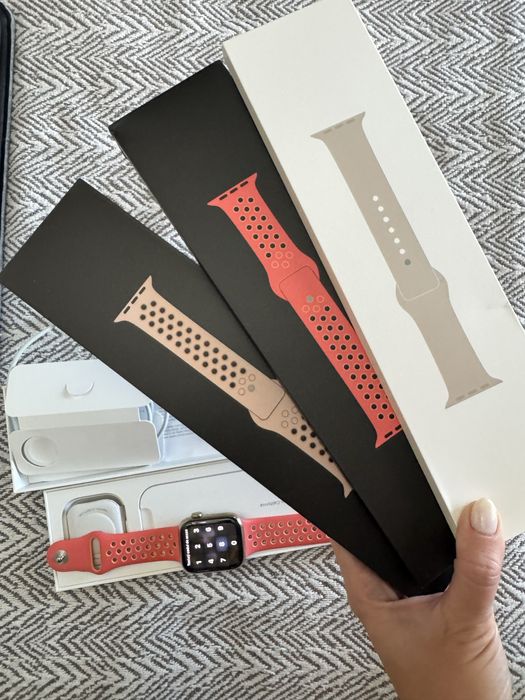 Apple watch series8 gps+cellular 45 mm Gold Stainless Steel Case