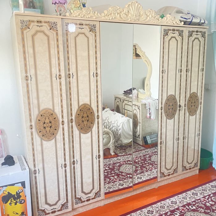 Шифанер  ұзындығы 2,10 см Ені 2,40 см Жетысайда