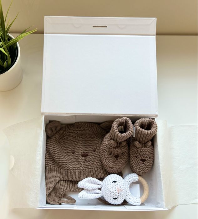 Подаръчни кутии и гардеробчета за новородени