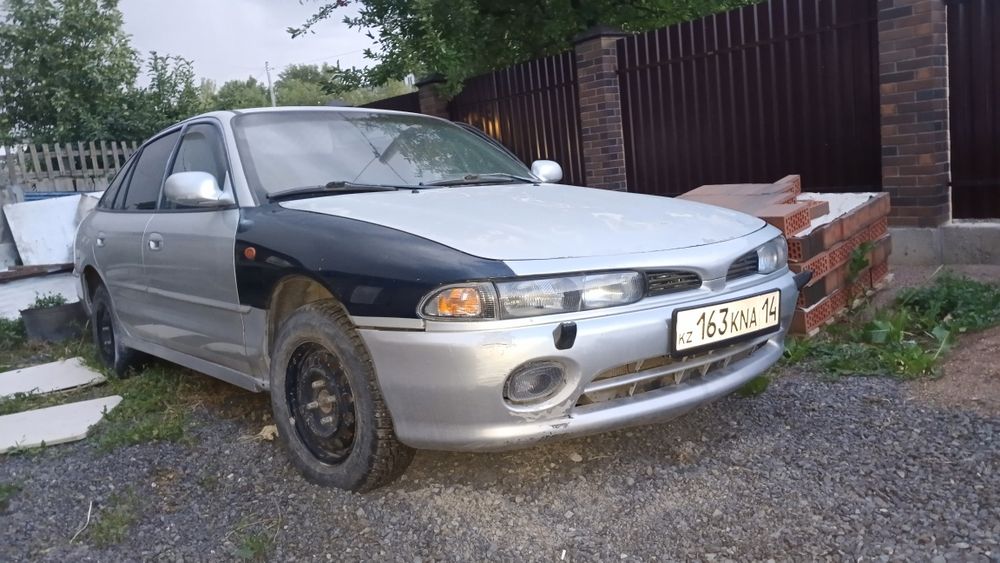 Продам  Митсубиси Галант  1993