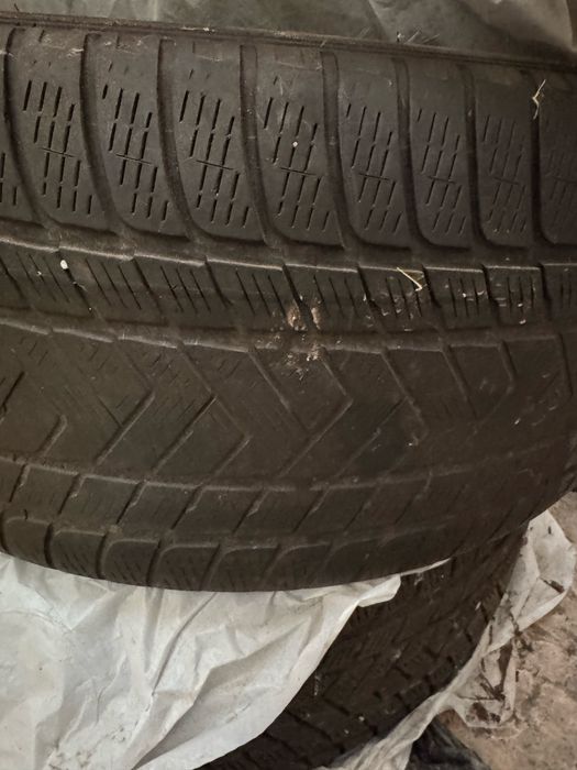 Cauciucuri de iarna pirelli 315/40/r21 și 275/45/r21
