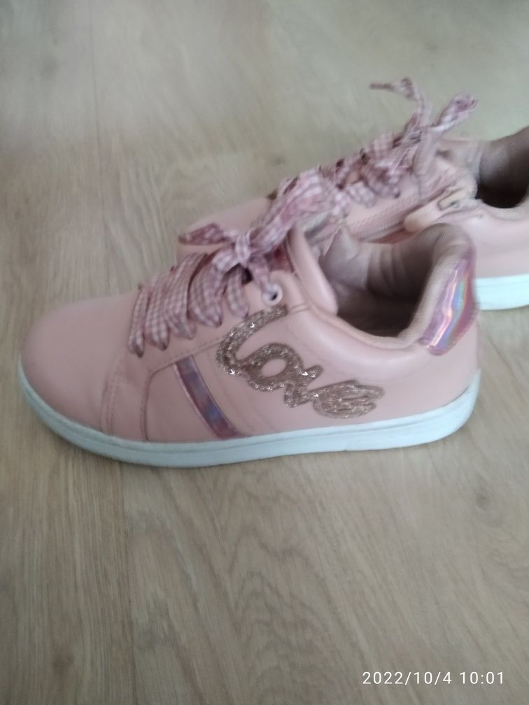 Розови обувки 31номер и пантофи