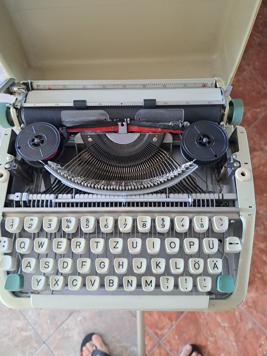 Mașina de scris .