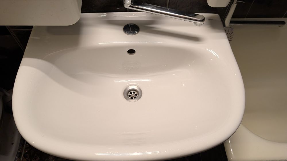 Chiuveta cu picior si sifon