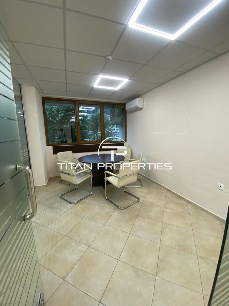 Дава се под наем Офис в Варна, Център - 100 кв.м за 1000 € - Снимка #2