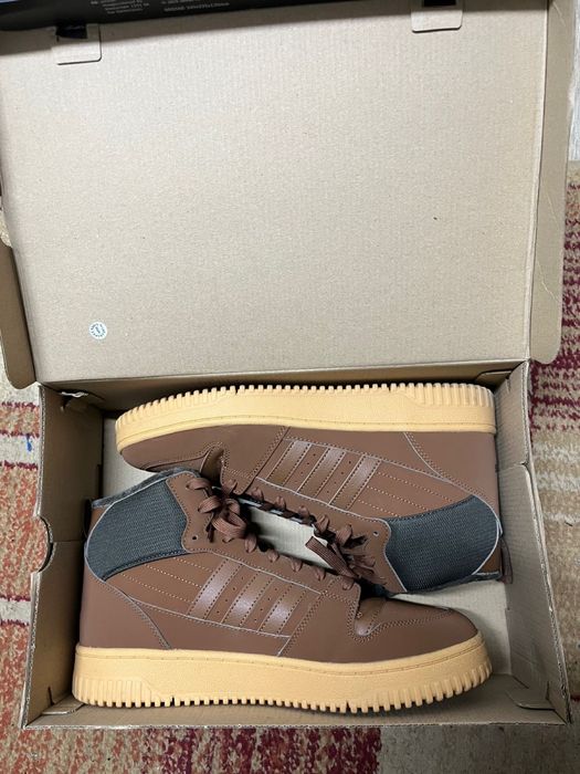 Продам Кроссовки Adidas зимние