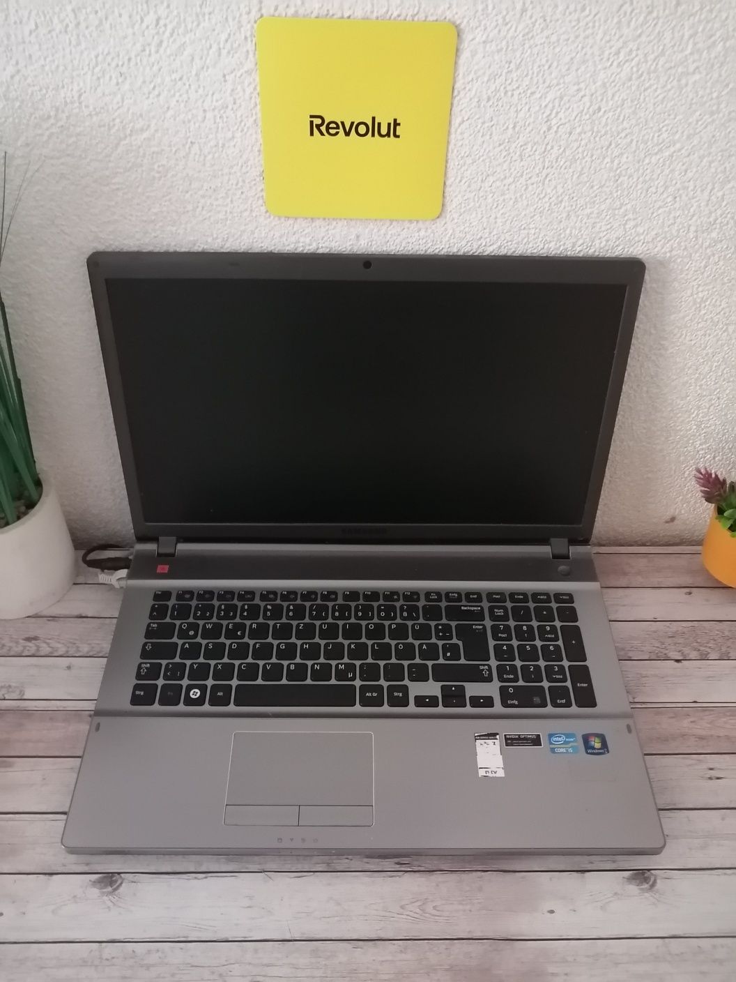 Laptop Samsung Gaming - i5 / 8GB RAM / GT 630M / Windows 11