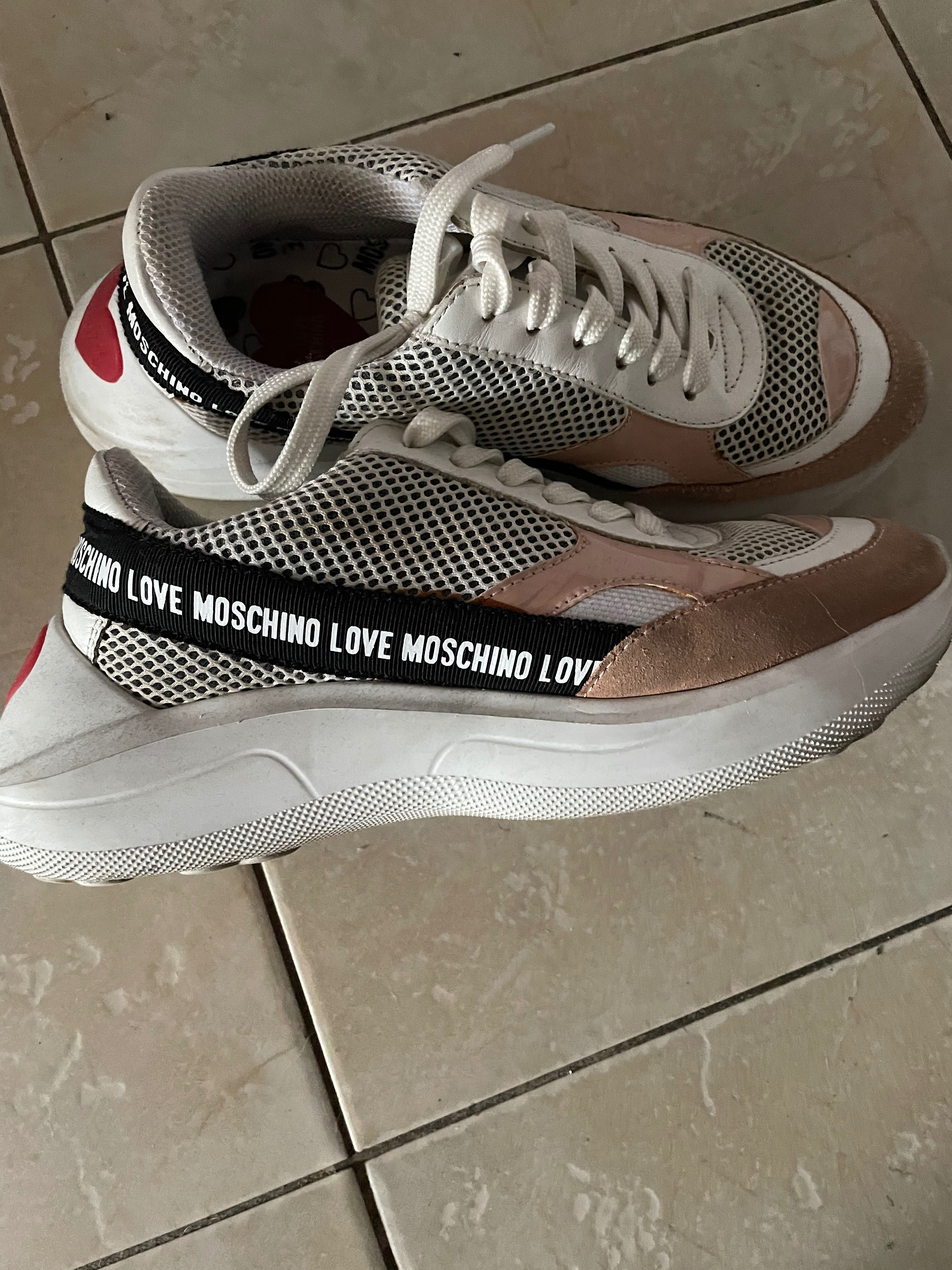 Маратонки Love Moschino