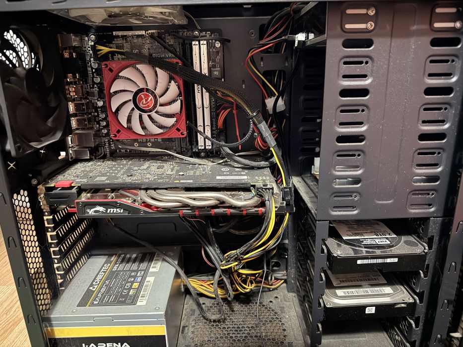 Calculator  Pc i7 zalman+ tastatură + boxe pachet