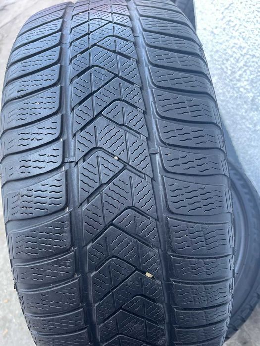 Anvelope de Iarnă 225/40 R19 - Stare aproape nou