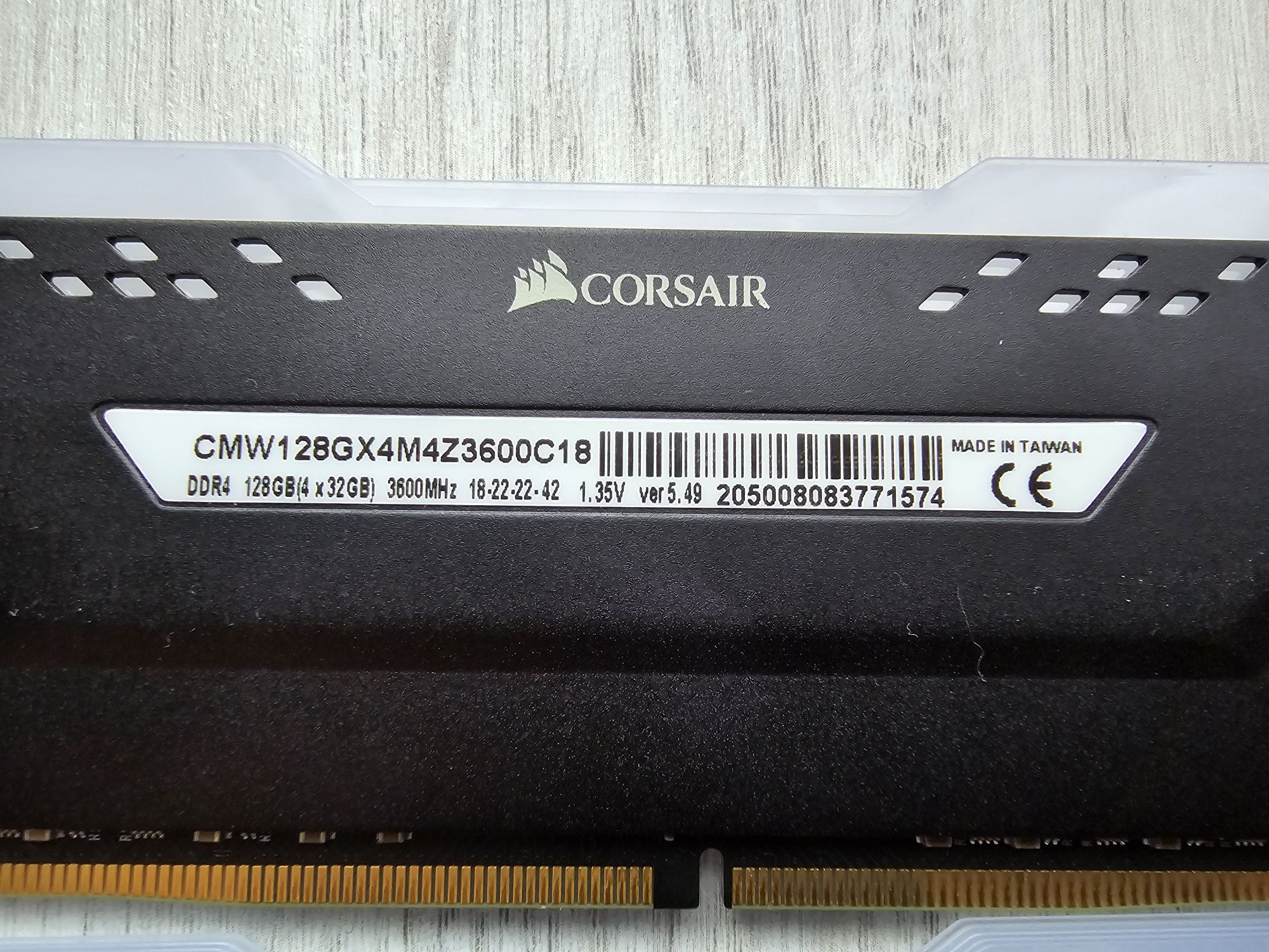 Corsair Vengeance RGB PRO kit 128gb ram ddr4 3600mhz 4x32 memorii