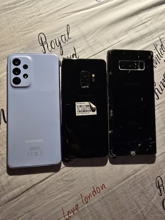 Lot de telefoane Samsung (pentru piese)