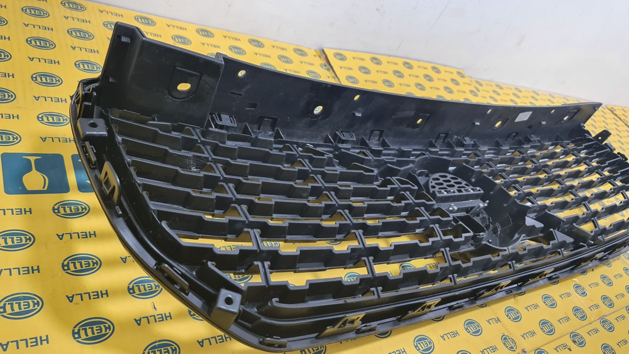 Grila masca radiator camera bara fata Volvo XC40 2018+ R design neagra