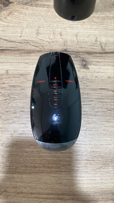 Продавам мишка Logitech MX Air