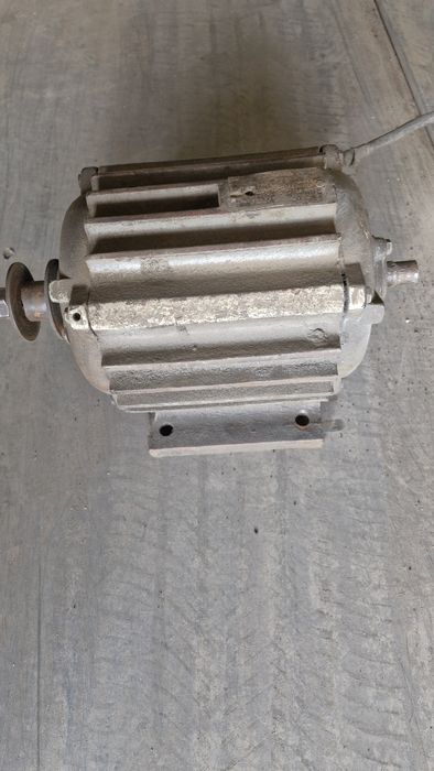 Продам электродвигатель советского производства.