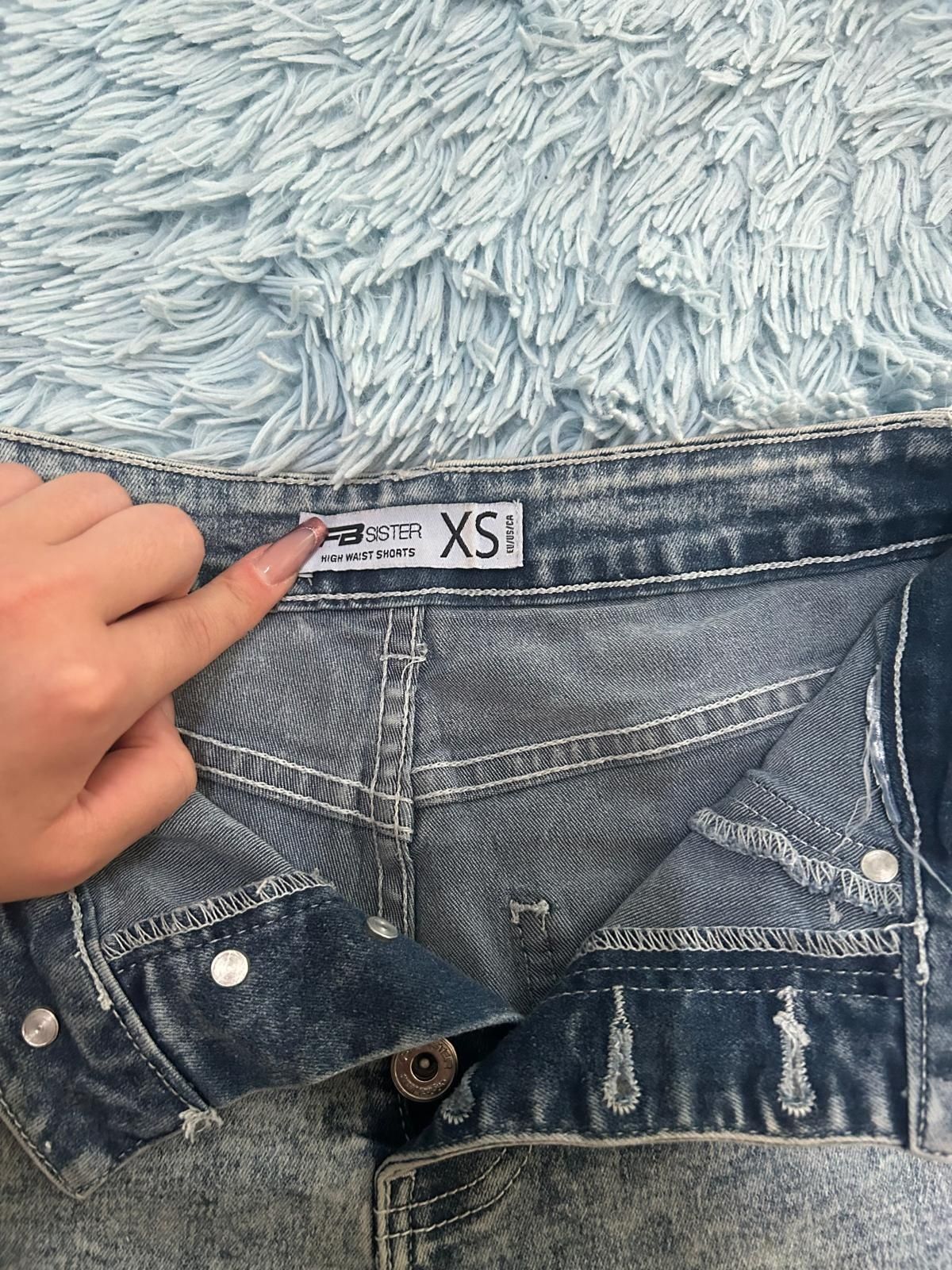 Blugi scurti high waist