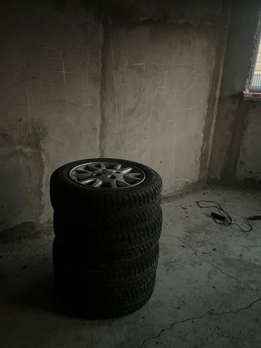 Зимние шины в отличном состоянии