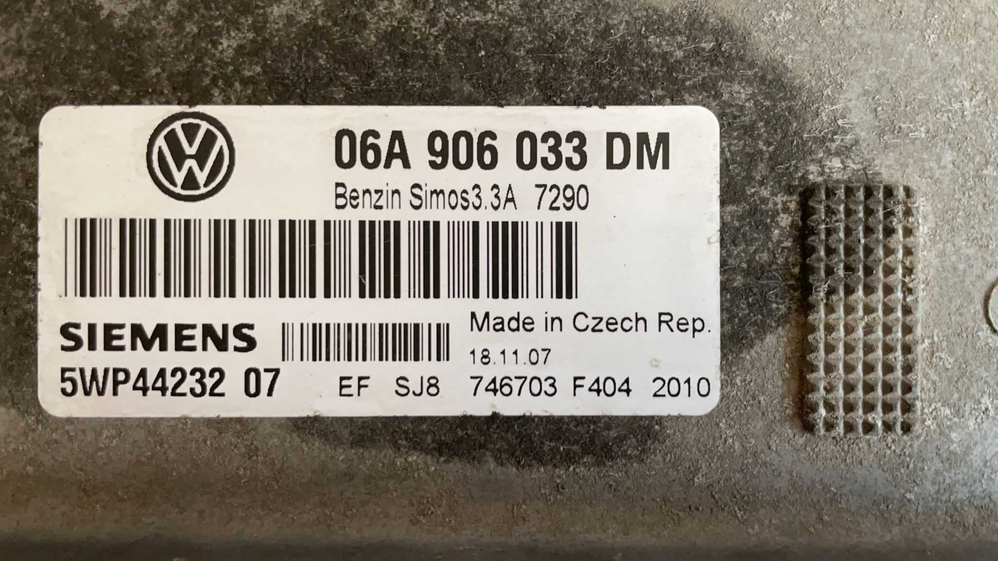 ECU Calculator Motor Skoda Octavia 1.6 06A906033DM 5WP44232 SIMOS