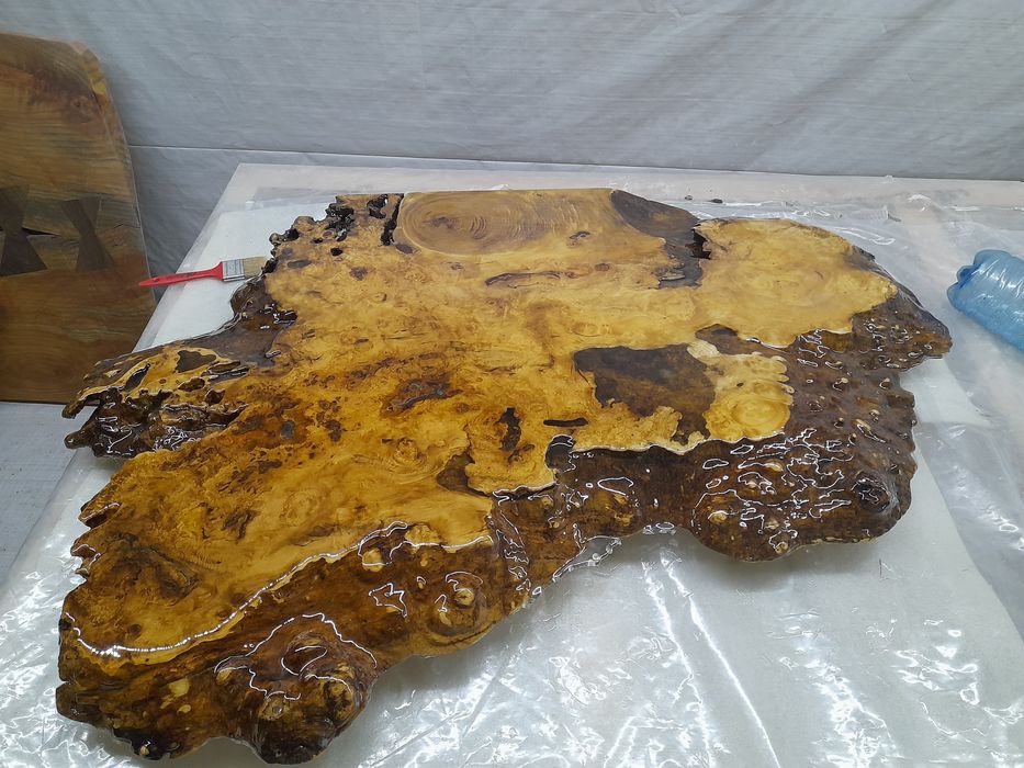 Маси и плотове от епокс и масив