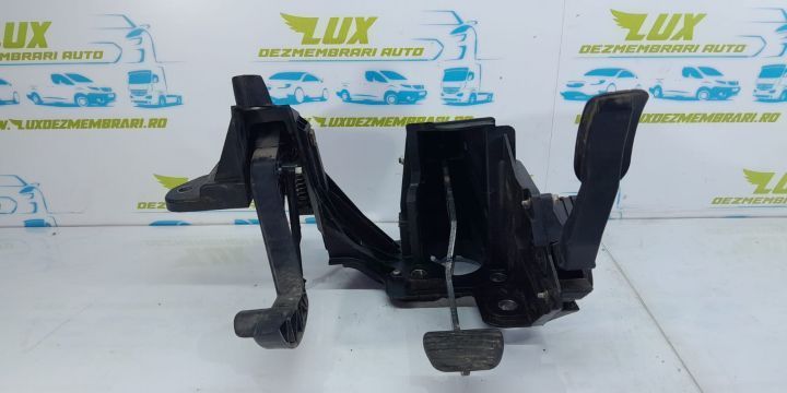 Pod pedalier padala ambreiaj frana 8200672233 2.3 dci Opel Movano B  [din 2010 pana  2014] seria