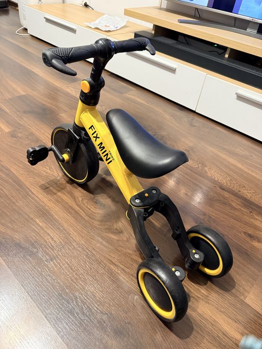 Bicicleta Trike Fix Mini, cu pedale detasabile